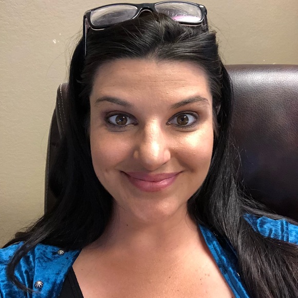 Meet your Posher, Holly - Picture 1 of 1